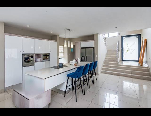 3 BEDROOM HOUSE FOR SALE IN MIDSTREAM RIDGE